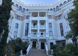 Продается квартира свободная планировка, 67.8 м2, посёлок городского типа Ливадия, улица Батурина, 40А, ЖК Император