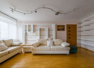 Сдаю 3-комнатную квартиру, 105 м2, Санкт-Петербург, Невский проспект, 117Б