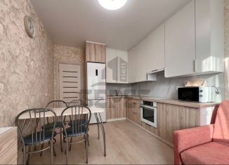 Сдается двухкомнатная квартира, 40 м2, Республика Башкортостан, Коммунистическая улица, 98/1