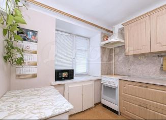 Продаю двухкомнатную квартиру, 42.6 м2, Тюмень, улица Революции, 1