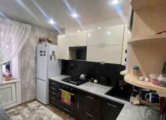 Продаю трехкомнатную квартиру, 60 м2, Елабуга, проспект Мира, 1