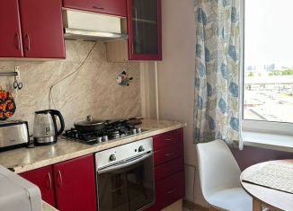 Сдаю 3-ком. квартиру, 65 м2, Санкт-Петербург, Звёздная улица, 8