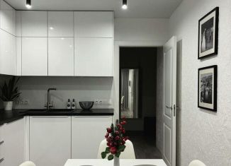 Продажа трехкомнатной квартиры, 65 м2, Аксай, Садовая улица, 31