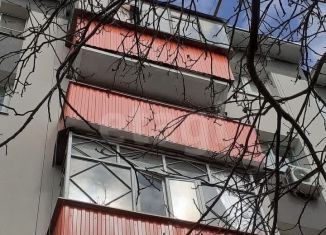 Продаю 2-комнатную квартиру, 44.5 м2, Старый Оскол, микрорайон Лебединец, 4