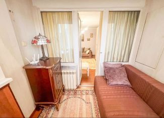 Продам 2-ком. квартиру, 31.6 м2, Сочи, улица Конституции СССР, 32