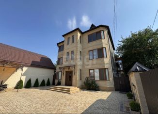 Продаю 3-ком. квартиру, 170 м2, Хасавюрт, проезд имени Магомеда Нурудиновича Абуязидова, 5