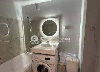 Продаю 2-ком. квартиру, 46.9 м2, Курск, улица 50 лет Октября, 13