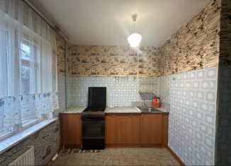 Сдаю в аренду 3-ком. квартиру, 72.9 м2, Луга, проспект Володарского, 40