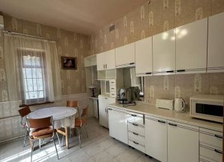 Сдается дом, 250 м2, Крым, Набережная улица, 14А