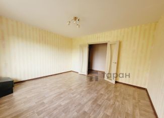 Продам 2-комнатную квартиру, 54 м2, Чебаркуль, улица Каширина, 36А