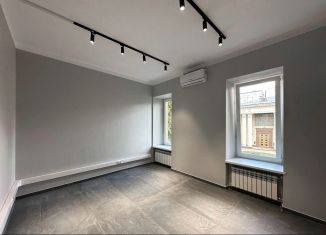 Помещение свободного назначения на продажу, 21.5 м2, Москва, улица Юлиуса Фучика, 6с2, метро Маяковская