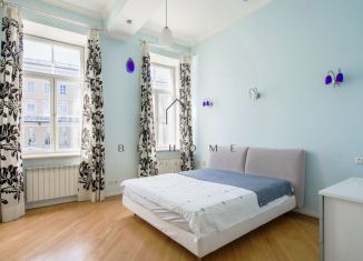 Аренда 2-ком. квартиры, 67 м2, Санкт-Петербург, набережная реки Мойки, 24