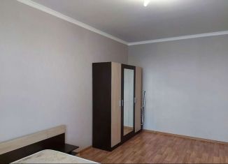 Продаю 1-комнатную квартиру, 38 м2, Лобня, улица Юности, 17