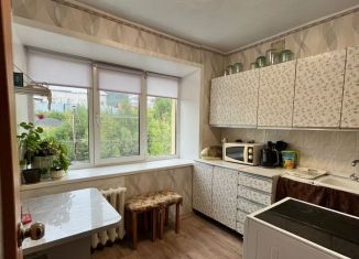 Продаю 2-комнатную квартиру, 43 м2, поселок городского типа Шерегеш, Советская улица, 3