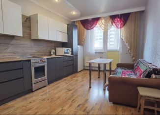 2-комнатная квартира в аренду, 73 м2, Краснодар, бульвар Клары Лучко, 10, микрорайон Юбилейный