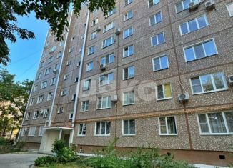 Продажа 2-комнатной квартиры, 52 м2, Армавир, улица Чичерина, 12