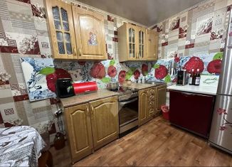 Двухкомнатная квартира на продажу, 45.8 м2, Старый Оскол, микрорайон Макаренко, 1