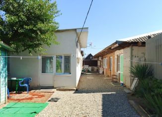 Сдается в аренду дом, 45 м2, станица Голубицкая, Школьная улица, 100А