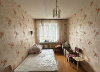 Продам 2-ком. квартиру, 44 м2, Лениногорск, Ленинградская улица, 61/8