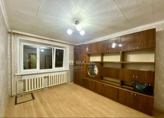 Продается 1-комнатная квартира, 17 м2, Смоленск, улица Маршала Соколовского, 18к2
