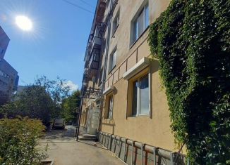 Продам торговую площадь, 160 м2, Саратов, улица имени И.В. Мичурина, 123