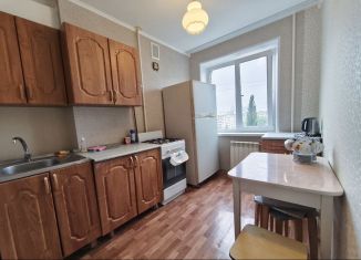 Сдаю 3-ком. квартиру, 65 м2, Республика Башкортостан, улица Муксинова, 11