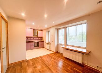 Продам 1-комнатную квартиру, 33 м2, Лобня, улица Чайковского, 7к1