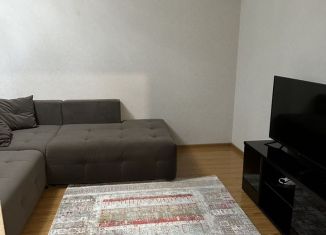 Сдам в аренду 1-ком. квартиру, 42 м2, Махачкала, Кировский внутригородской район, 2-й проезд Магомедтагирова, 8А