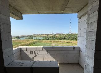 Продаю квартиру со свободной планировкой, 93 м2, Махачкала, улица Буганова, 21