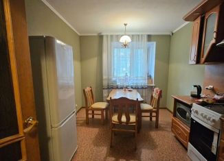 Сдаю в аренду 2-ком. квартиру, 65 м2, Благовещенск, Комсомольская улица, 16