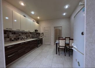 Сдается 2-комнатная квартира, 82 м2, Армавир, улица Ефремова, 222