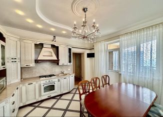 Сдача в аренду 2-ком. квартиры, 73 м2, Сочи, улица Есауленко, 4/5, микрорайон Приморье