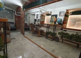 Сдам в аренду помещение свободного назначения, 15 м2, Санкт-Петербург, метро Маяковская, Невский проспект, 47