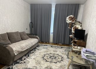 Сдается двухкомнатная квартира, 50 м2, Балашов, улица Орджоникидзе, 4