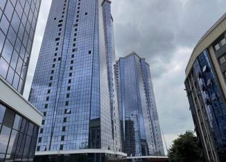 Продается трехкомнатная квартира, 82.5 м2, Грозный, улица Шейха Али Митаева, 3