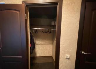 Продам 2-ком. квартиру, 78 м2, Благовещенск, Октябрьская улица, 197