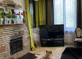 Сдаю в аренду двухкомнатную квартиру, 80 м2, Санкт-Петербург, проспект Стачек, 67к8