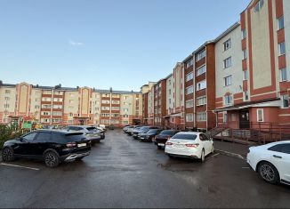 Продаю трехкомнатную квартиру, 91 м2, Азнакаево, Парковая улица, 4