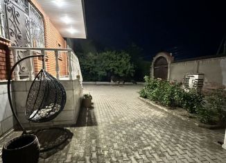 Сдается дом, 400 м2, Махачкала, улица Пугачёва, 18