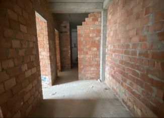 Продам 2-ком. квартиру, 97 м2, Дагестан, проспект Али-Гаджи Акушинского, 334