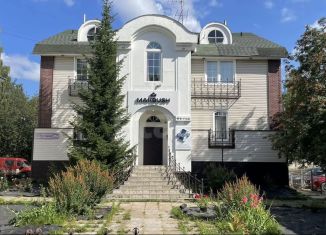 Сдаю многокомнатную квартиру, 168.4 м2, Сыктывкар, Советская улица, 21А