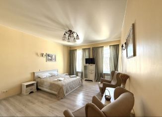 Сдам четырехкомнатную квартиру, 120 м2, Санкт-Петербург, Невский проспект, 108