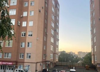 Сдается в аренду 2-комнатная квартира, 65 м2, Ставрополь, улица Осипенко, 10А, микрорайон № 9