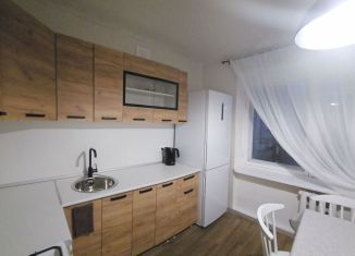 Сдаю 2-ком. квартиру, 44 м2, Санкт-Петербург, улица Чекистов, 38