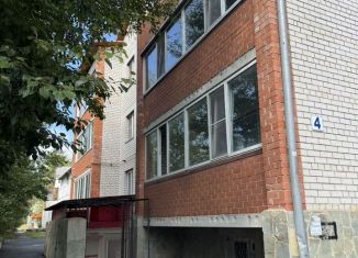 Продаю 1-ком. квартиру, 35.3 м2, Сибай, улица Островского, 4