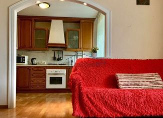 Сдам 3-комнатную квартиру, 80 м2, Уфа, улица Гафури, 103