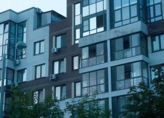 Продаю 1-ком. квартиру, 39 м2, Избербаш, улица Сурмина, 3