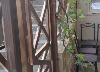 Сдаю двухкомнатную квартиру, 50 м2, Сочи, Красная улица, 35А, микрорайон Центральный