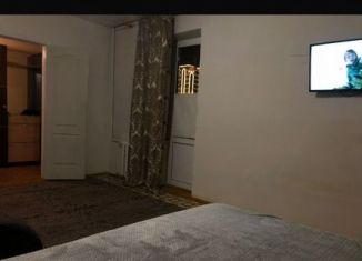 Сдается в аренду 1-комнатная квартира, 42 м2, Грозный, улица В.А. Кан-Калика, 41