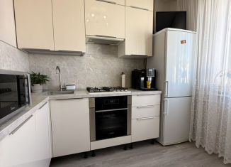 Продам 2-ком. квартиру, 54.3 м2, Орёл, улица Бурова, 44